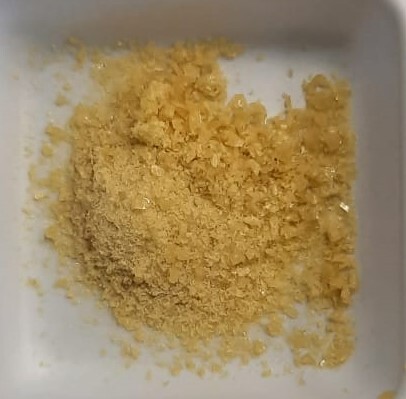 Free Sugars and Phenolics Extract: Shows the golden-yellow extract containing valuable ingredients suitable for applications in food, cosmetic, and fermentation industries.